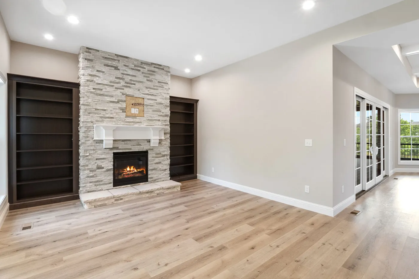 Great room, Patio Homes at Far Oaks