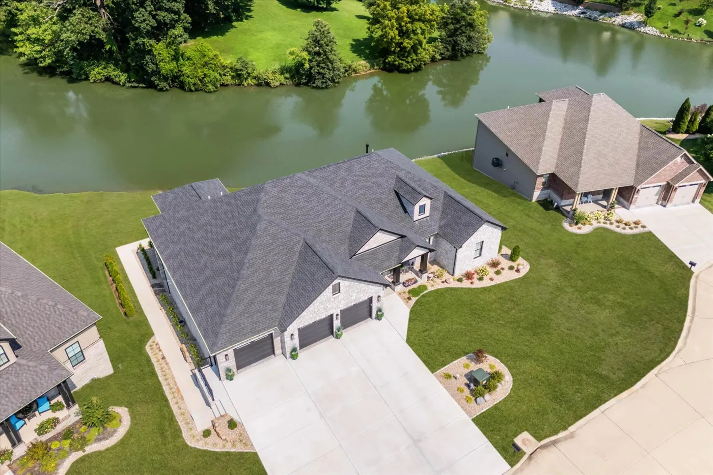 Homes on the lake, Patio Homes at Far Oaks