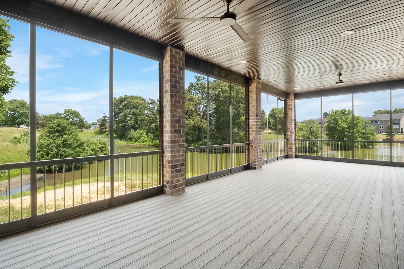 Screened porch, Patio Homes at Far Oaks
